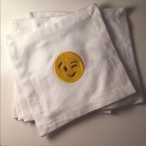 NWOT Fabric Cocktail Emoji Napkins
